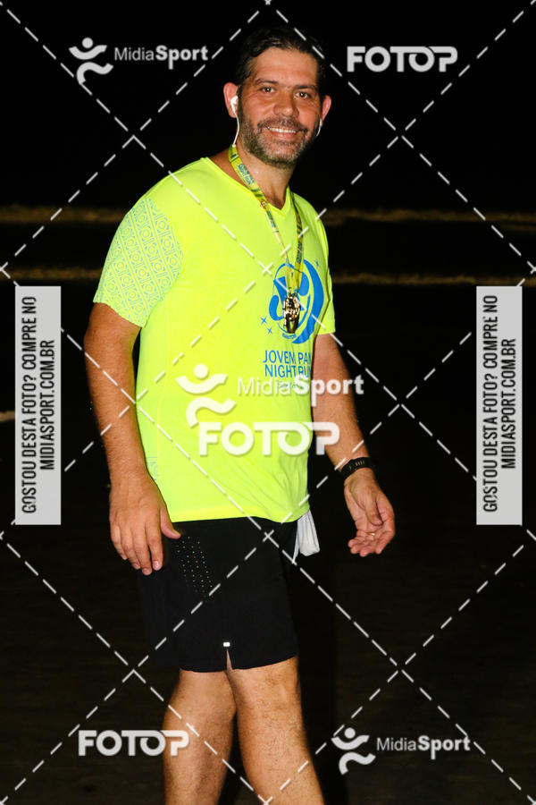 Buy your photos of the eventJovem Pan Night Run 2018 on Fotop