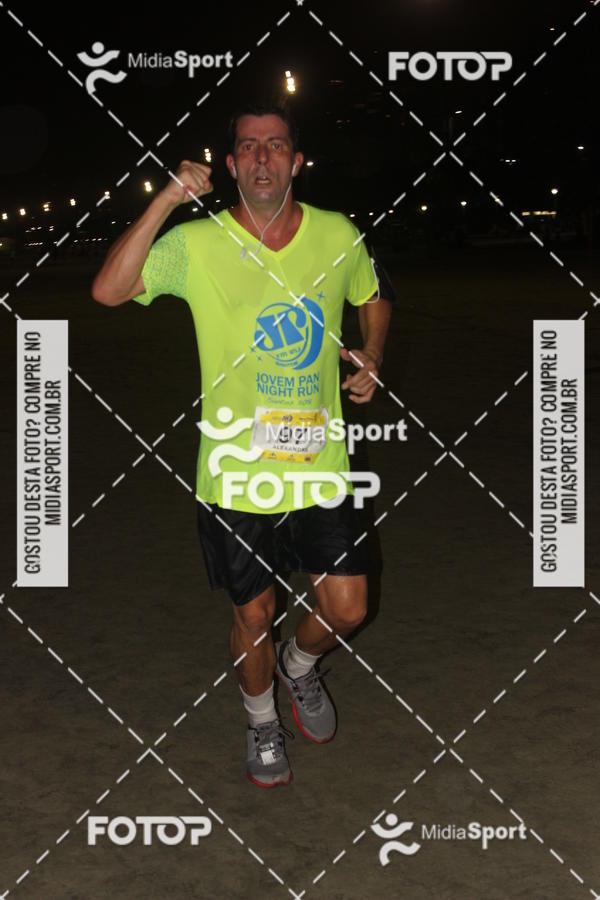 Buy your photos of the eventJovem Pan Night Run 2018 on Fotop
