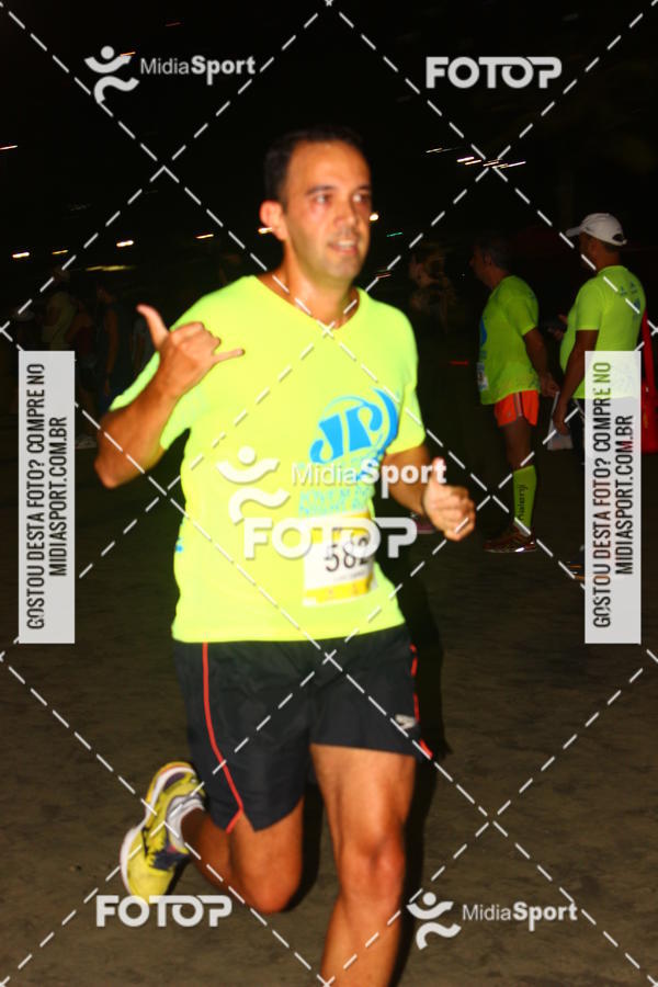 Buy your photos of the eventJovem Pan Night Run 2018 on Fotop