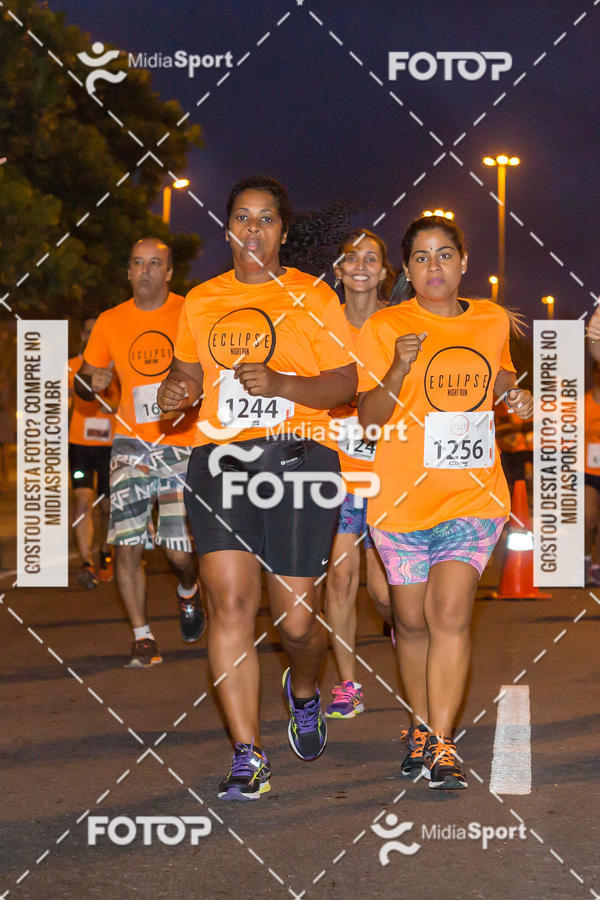 Buy your photos of the eventEclipse Night Run - Etapa Recreio on Fotop