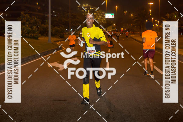 Buy your photos of the eventEclipse Night Run - Etapa Recreio on Fotop