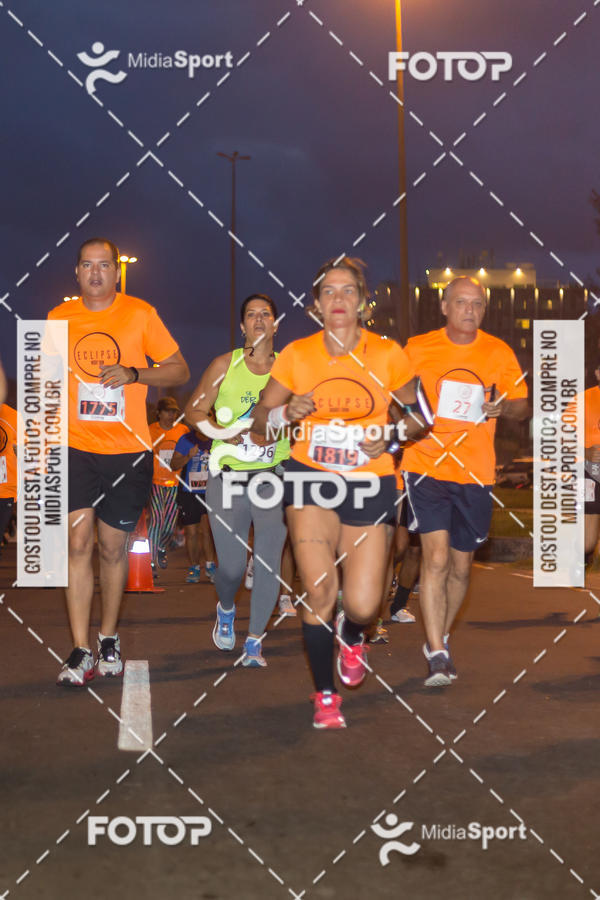 Buy your photos of the eventEclipse Night Run - Etapa Recreio on Fotop