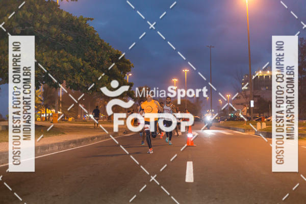 Buy your photos of the eventEclipse Night Run - Etapa Recreio on Fotop