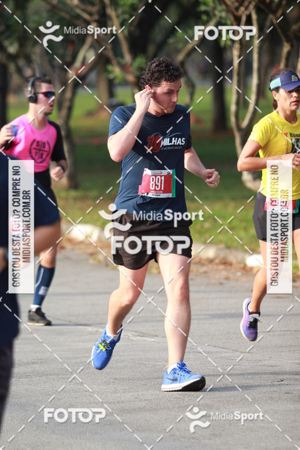 Buy your photos of the event10 Milhas 2018 - S�o Paulo on Fotop