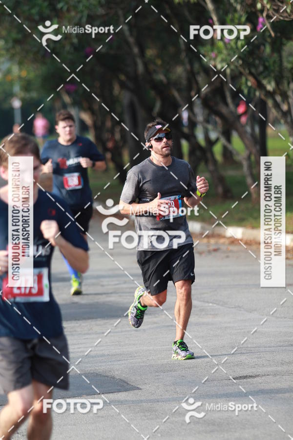 Buy your photos of the event10 Milhas 2018 - S�o Paulo on Fotop