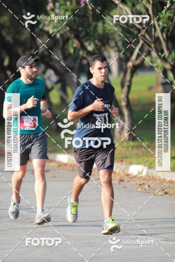 Buy your photos of the event10 Milhas 2018 - S�o Paulo on Fotop