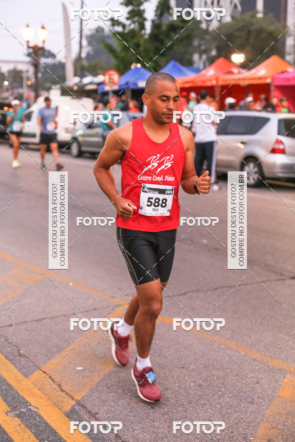 Buy your photos of the eventMeia Maratona Internacional de Curitiba 2018 on Fotop