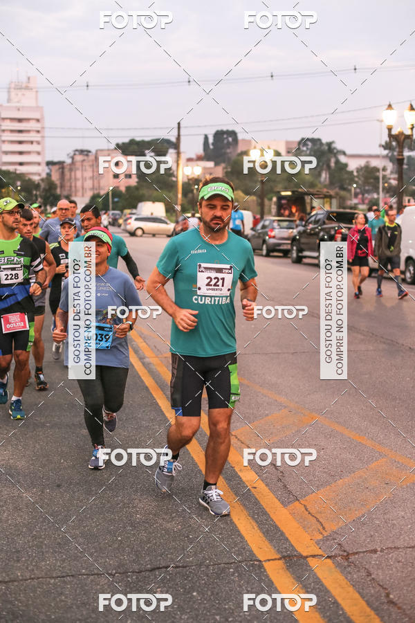 Buy your photos of the eventMeia Maratona Internacional de Curitiba 2018 on Fotop
