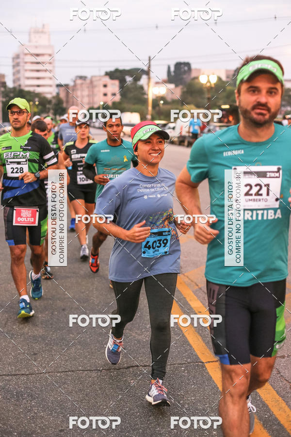 Buy your photos of the eventMeia Maratona Internacional de Curitiba 2018 on Fotop