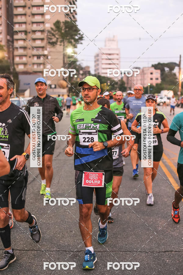 Buy your photos of the eventMeia Maratona Internacional de Curitiba 2018 on Fotop