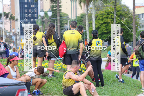 Buy your photos of the eventMeia Maratona Internacional de Curitiba 2018 on Fotop