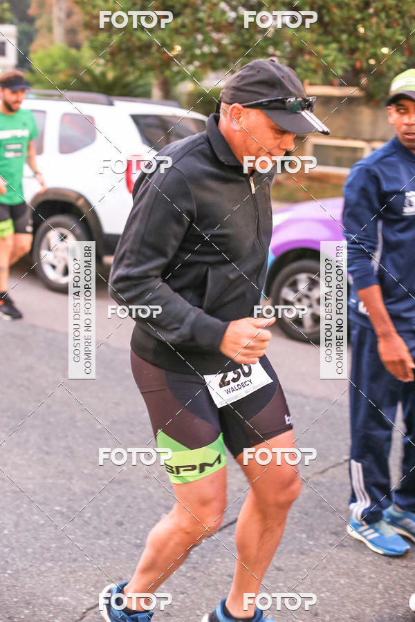 Buy your photos of the eventMeia Maratona Internacional de Curitiba 2018 on Fotop