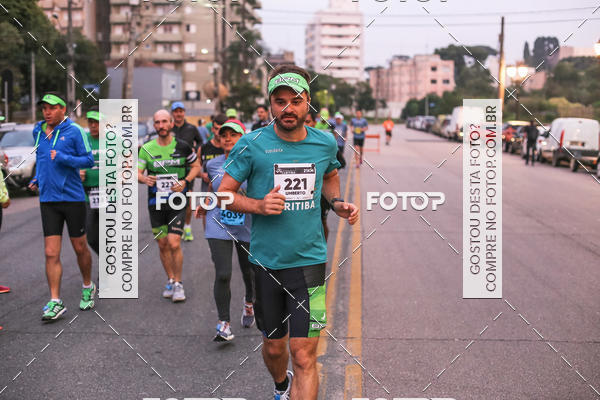 Buy your photos of the eventMeia Maratona Internacional de Curitiba 2018 on Fotop