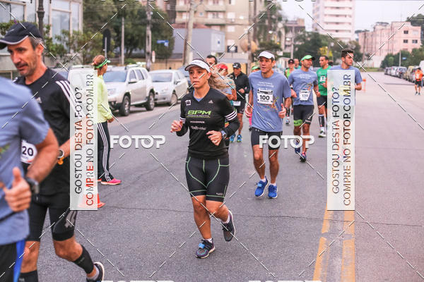 Buy your photos of the eventMeia Maratona Internacional de Curitiba 2018 on Fotop