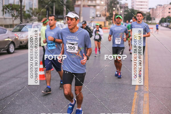 Buy your photos of the eventMeia Maratona Internacional de Curitiba 2018 on Fotop