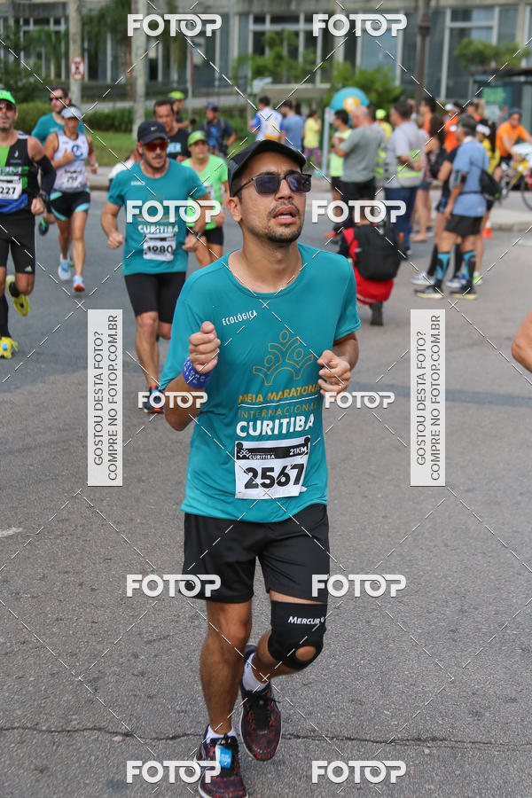 Buy your photos of the eventMeia Maratona Internacional de Curitiba 2018 on Fotop