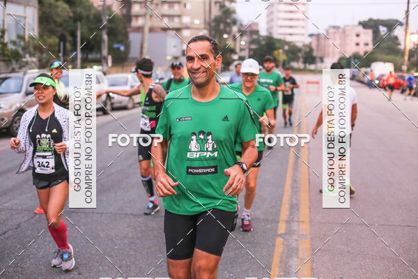 Buy your photos of the eventMeia Maratona Internacional de Curitiba 2018 on Fotop