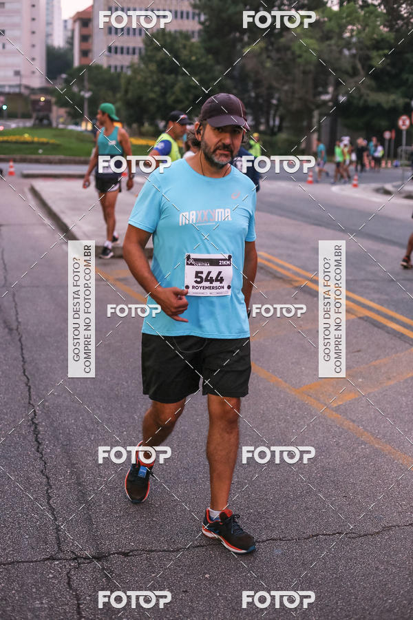 Buy your photos of the eventMeia Maratona Internacional de Curitiba 2018 on Fotop
