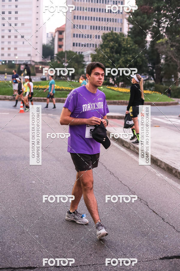 Buy your photos of the eventMeia Maratona Internacional de Curitiba 2018 on Fotop