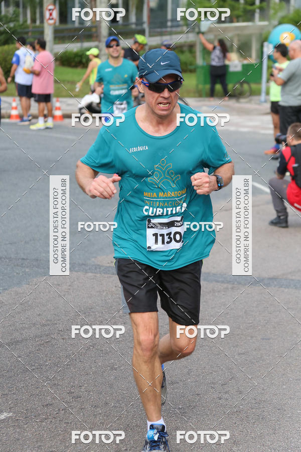 Buy your photos of the eventMeia Maratona Internacional de Curitiba 2018 on Fotop