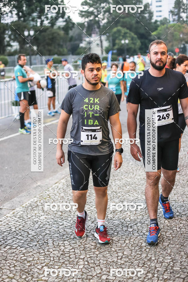 Buy your photos of the eventMeia Maratona Internacional de Curitiba 2018 on Fotop