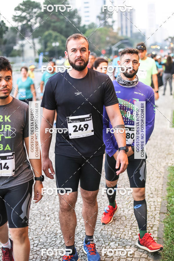 Buy your photos of the eventMeia Maratona Internacional de Curitiba 2018 on Fotop