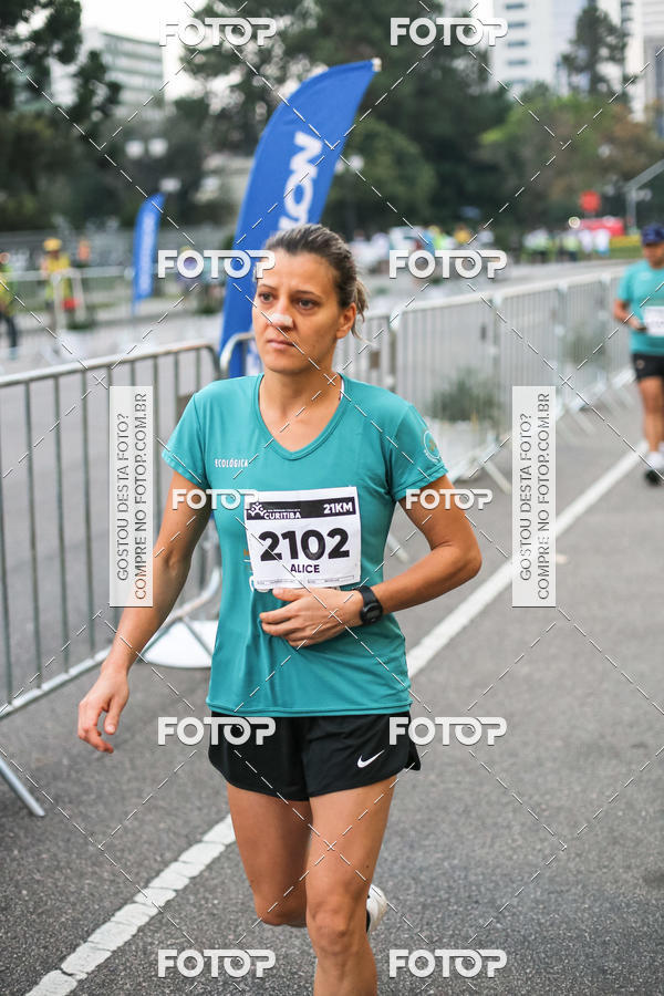 Buy your photos of the eventMeia Maratona Internacional de Curitiba 2018 on Fotop