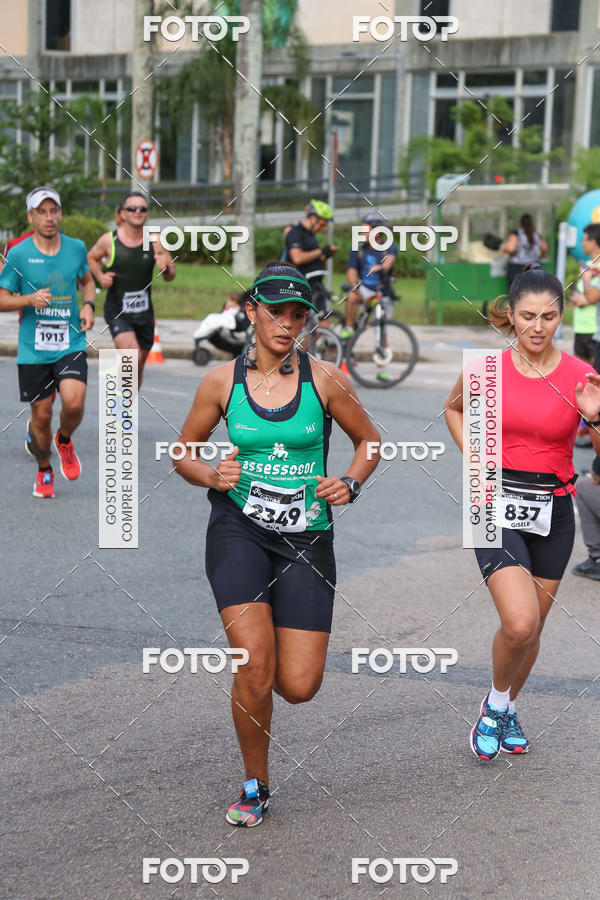Buy your photos of the eventMeia Maratona Internacional de Curitiba 2018 on Fotop