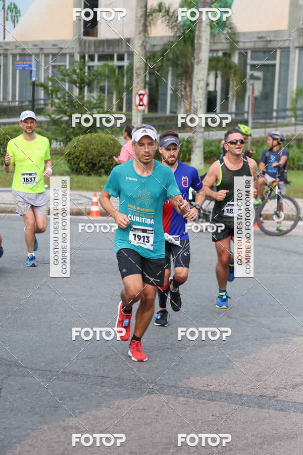 Buy your photos of the eventMeia Maratona Internacional de Curitiba 2018 on Fotop