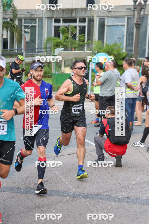 Buy your photos of the eventMeia Maratona Internacional de Curitiba 2018 on Fotop