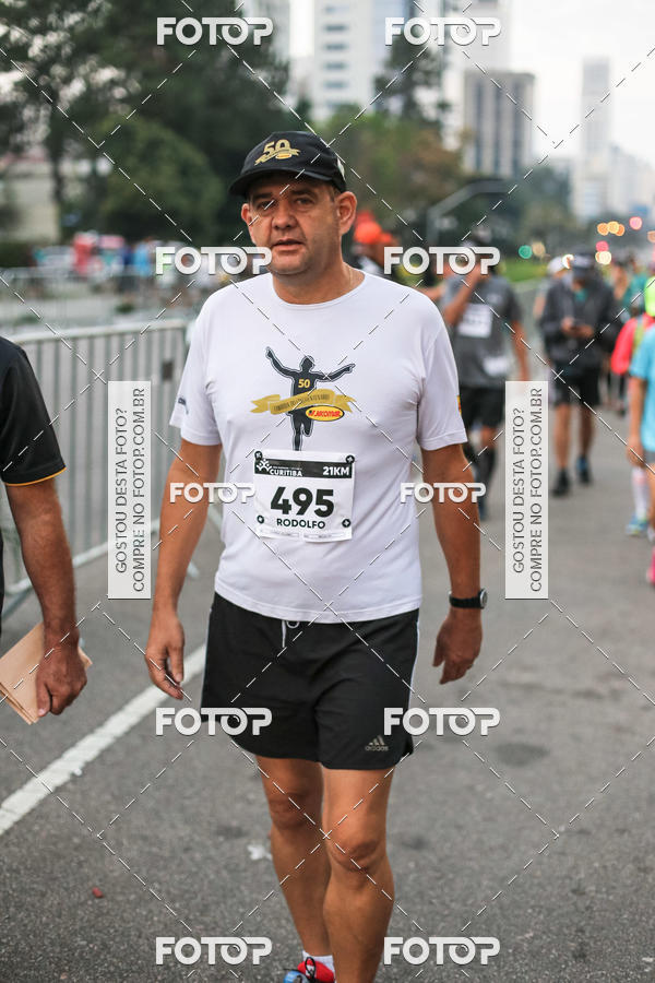 Buy your photos of the eventMeia Maratona Internacional de Curitiba 2018 on Fotop