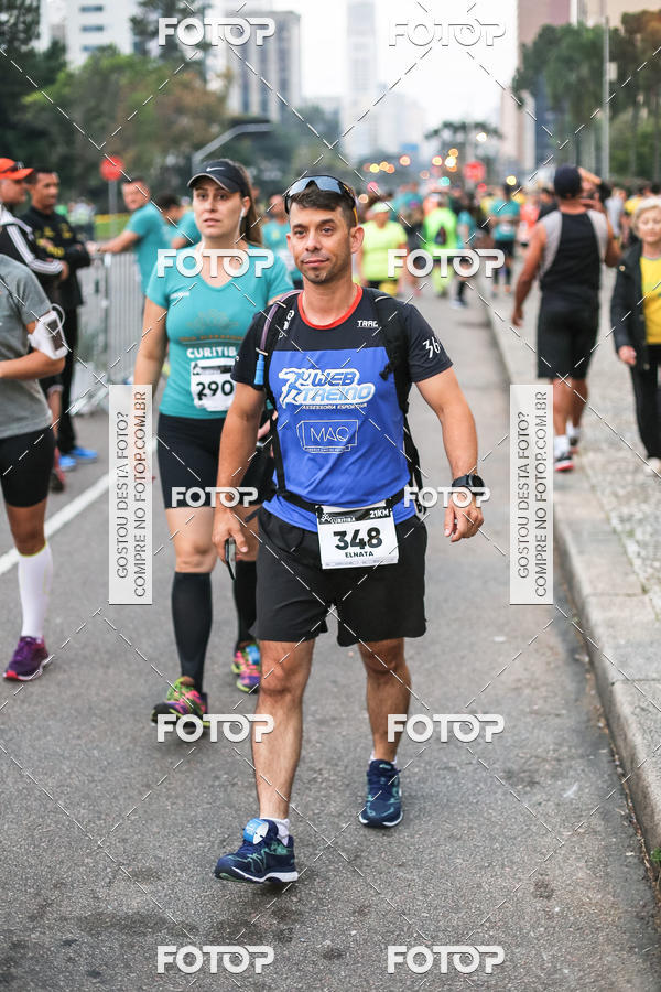 Buy your photos of the eventMeia Maratona Internacional de Curitiba 2018 on Fotop