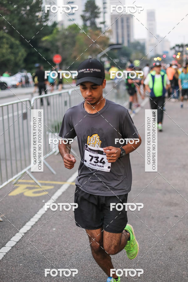 Buy your photos of the eventMeia Maratona Internacional de Curitiba 2018 on Fotop