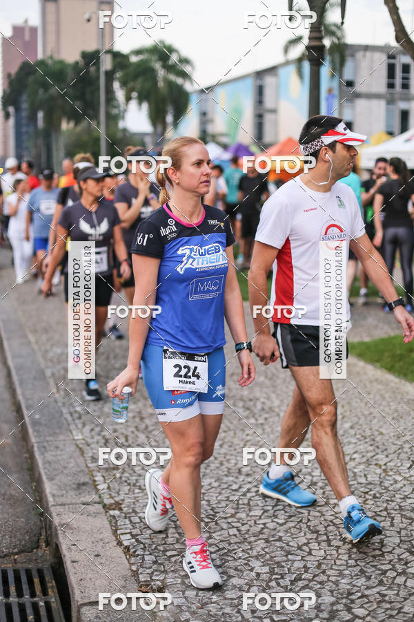 Buy your photos of the eventMeia Maratona Internacional de Curitiba 2018 on Fotop