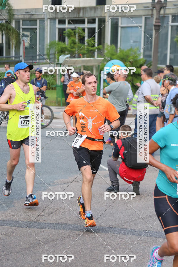 Buy your photos of the eventMeia Maratona Internacional de Curitiba 2018 on Fotop