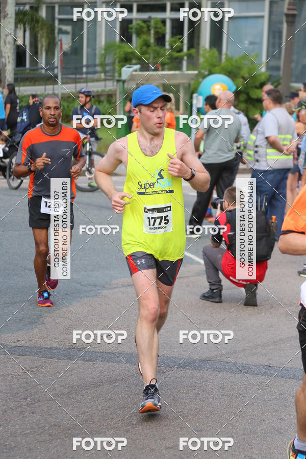 Buy your photos of the eventMeia Maratona Internacional de Curitiba 2018 on Fotop
