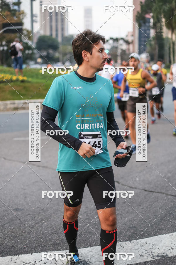 Buy your photos of the eventMeia Maratona Internacional de Curitiba 2018 on Fotop