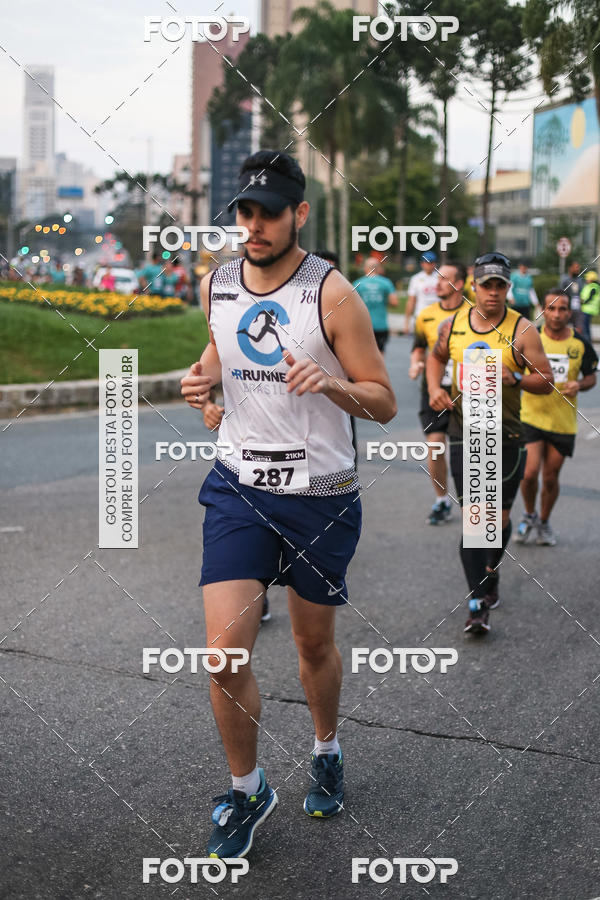 Buy your photos of the eventMeia Maratona Internacional de Curitiba 2018 on Fotop