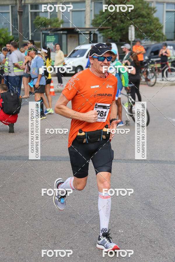 Buy your photos of the eventMeia Maratona Internacional de Curitiba 2018 on Fotop