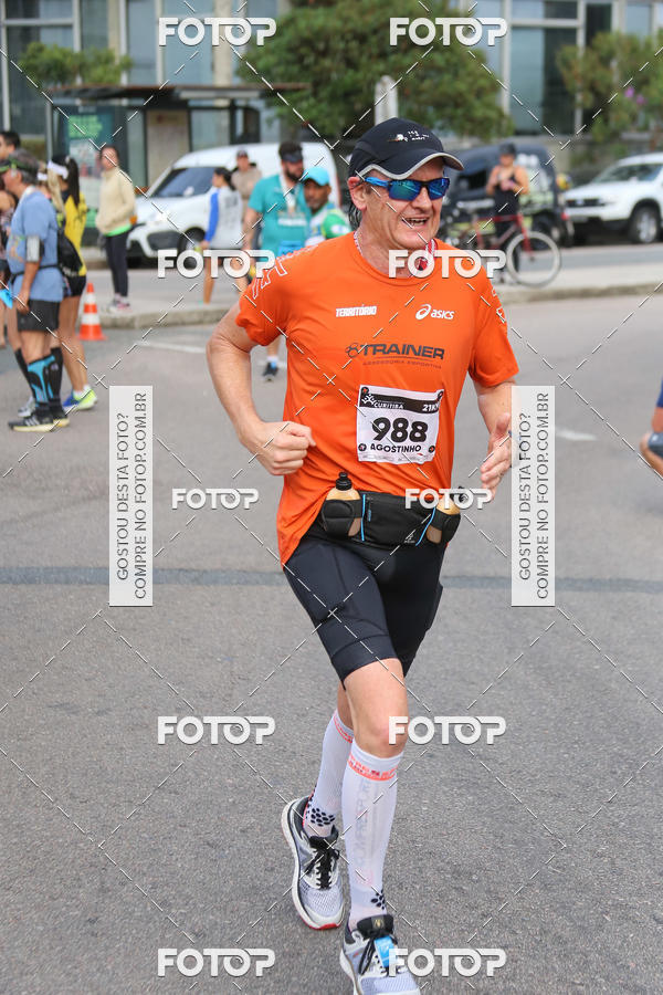 Buy your photos of the eventMeia Maratona Internacional de Curitiba 2018 on Fotop