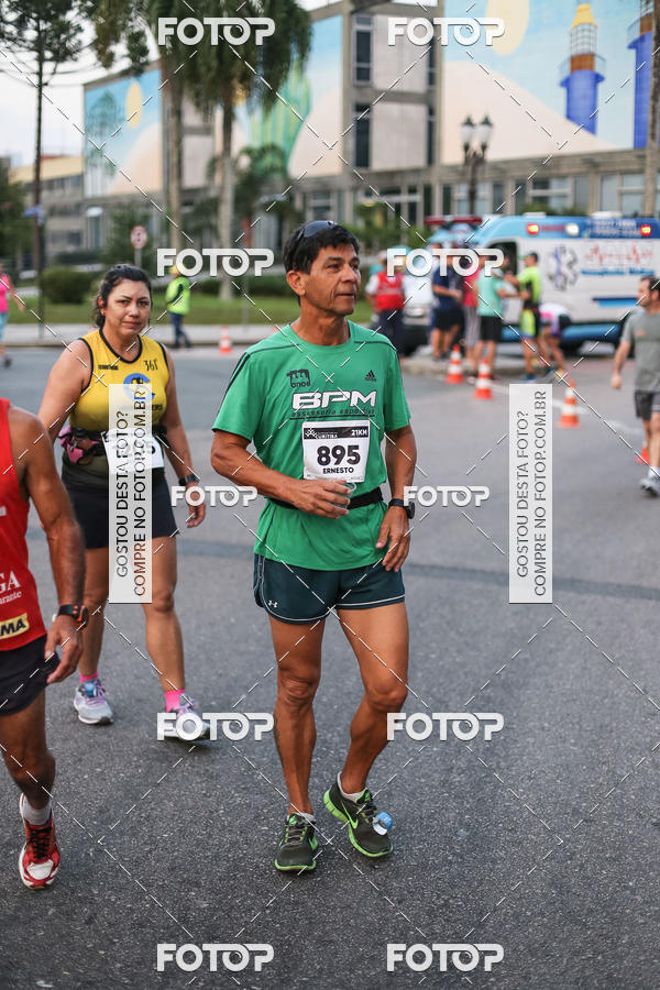 Buy your photos of the eventMeia Maratona Internacional de Curitiba 2018 on Fotop