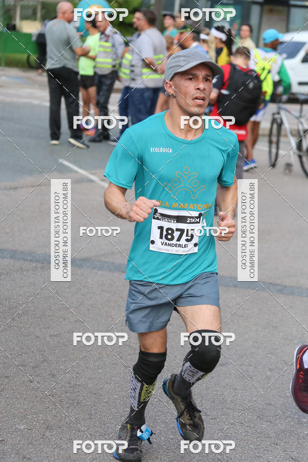 Buy your photos of the eventMeia Maratona Internacional de Curitiba 2018 on Fotop