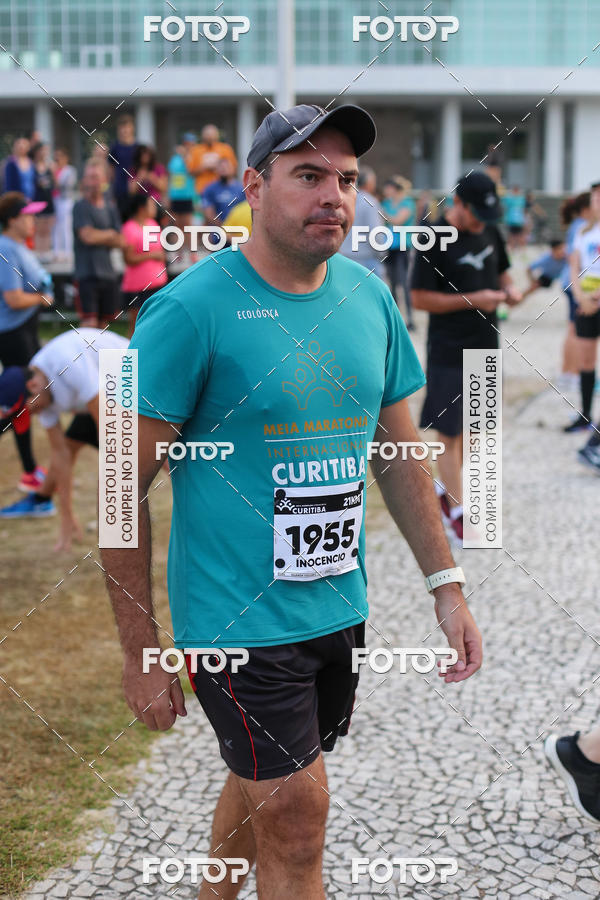 Buy your photos of the eventMeia Maratona Internacional de Curitiba 2018 on Fotop
