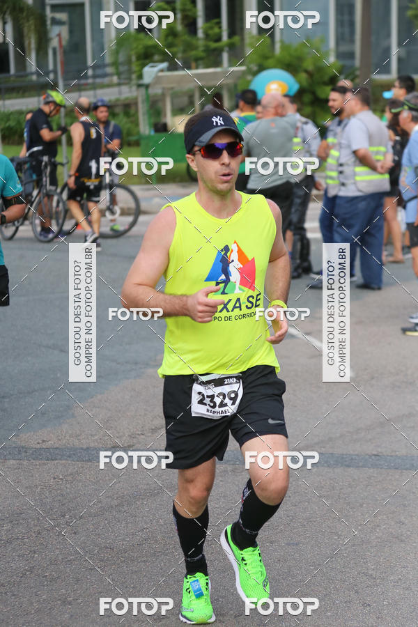 Buy your photos of the eventMeia Maratona Internacional de Curitiba 2018 on Fotop