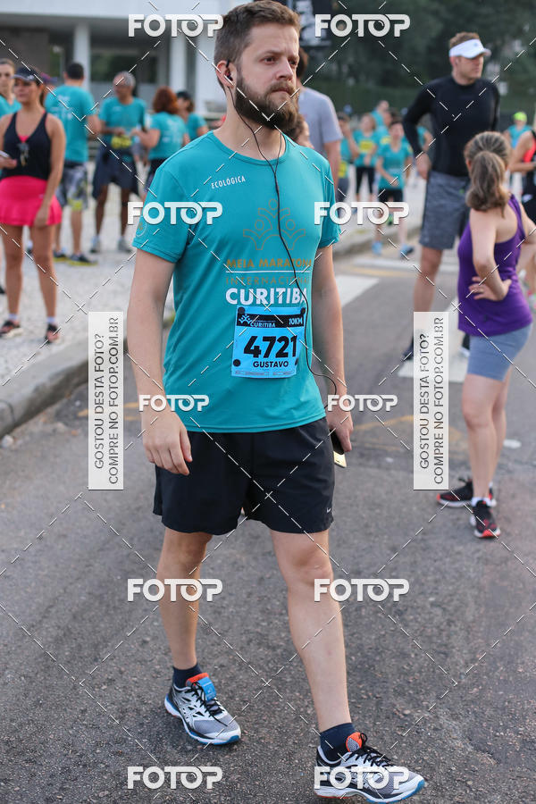 Buy your photos of the eventMeia Maratona Internacional de Curitiba 2018 on Fotop