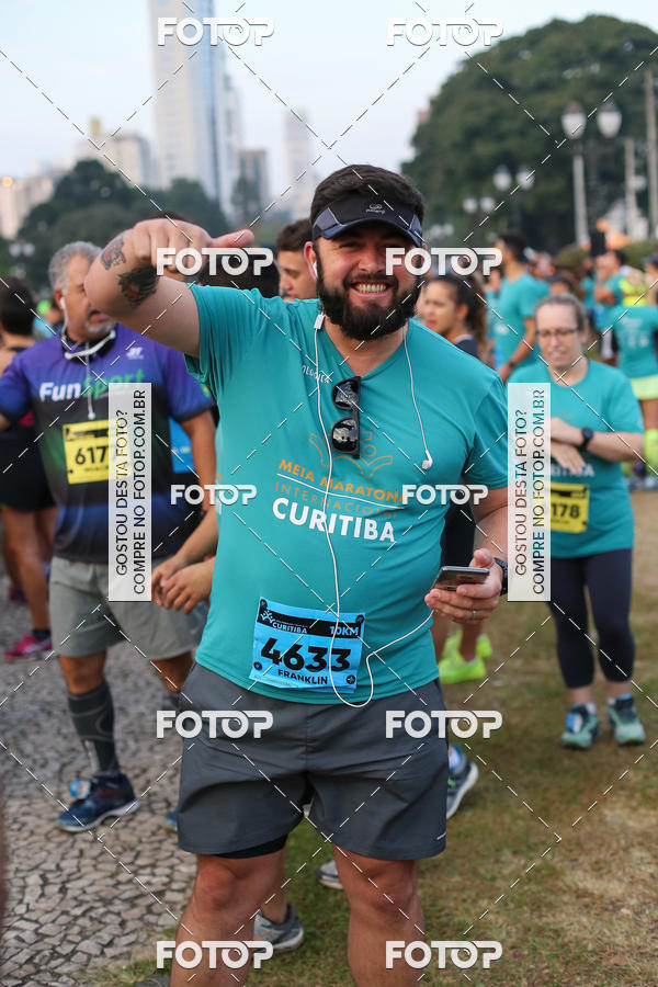 Buy your photos of the eventMeia Maratona Internacional de Curitiba 2018 on Fotop