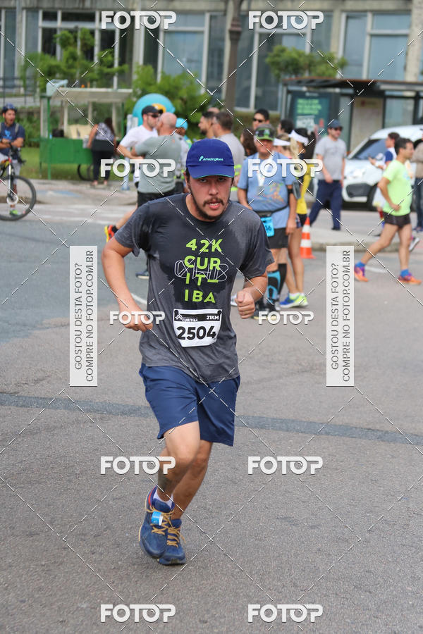 Buy your photos of the eventMeia Maratona Internacional de Curitiba 2018 on Fotop