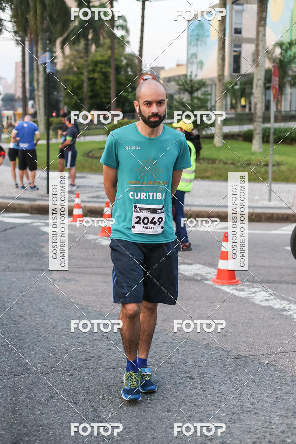 Buy your photos of the eventMeia Maratona Internacional de Curitiba 2018 on Fotop