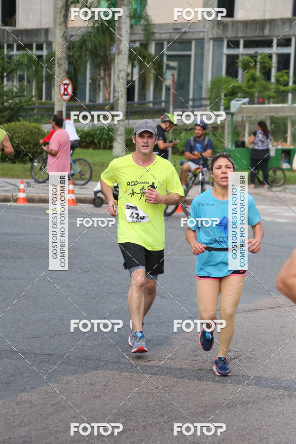 Buy your photos of the eventMeia Maratona Internacional de Curitiba 2018 on Fotop