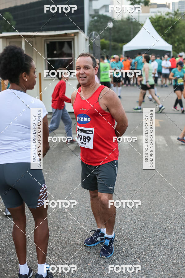 Buy your photos of the eventMeia Maratona Internacional de Curitiba 2018 on Fotop